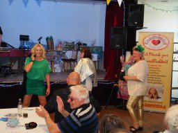 Künstler helfen Kinder - Mit Musik zur Menschlichkeit